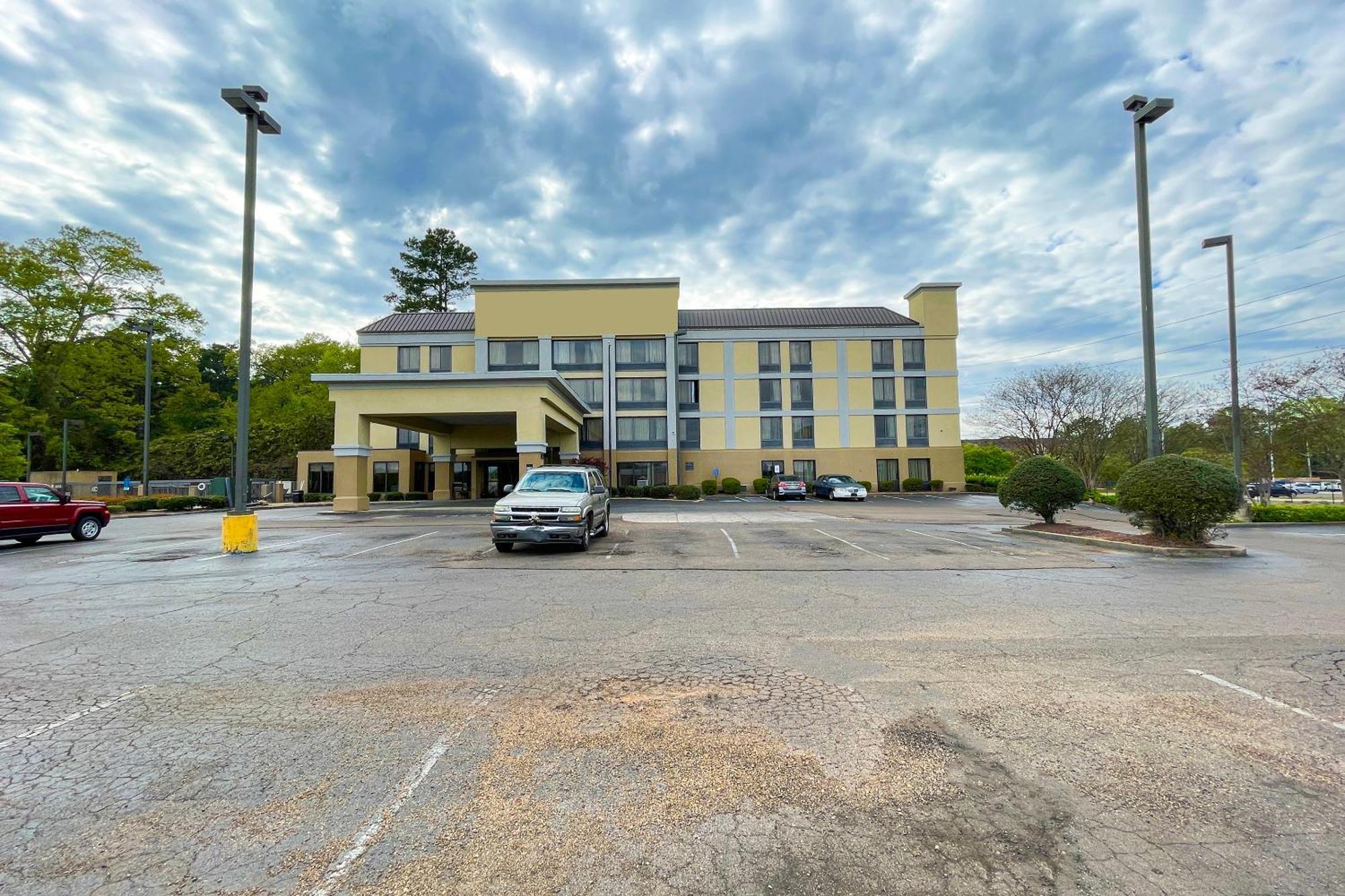 Oyo Townhouse Jackson - Ridgeland Hotel Eksteriør billede